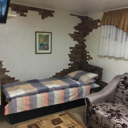 Hotel Rafinad Leopoli Esterno foto