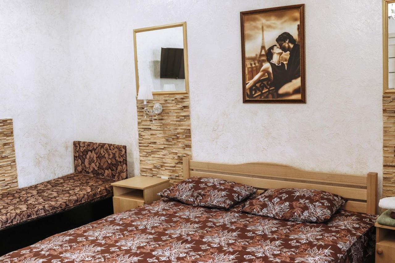 Hotel Rafinad Leopoli Esterno foto